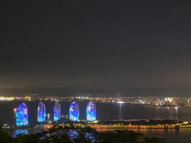 鹿回头风景区