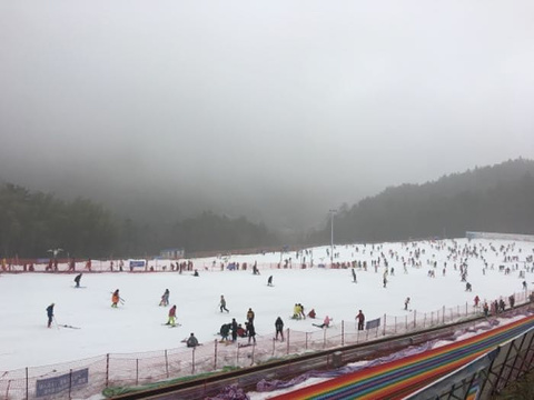 大别山南武当滑雪场旅游景点图片