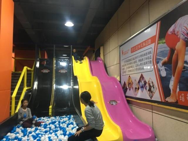 Double One蹦床主题公园(西安M3碧乐城店)