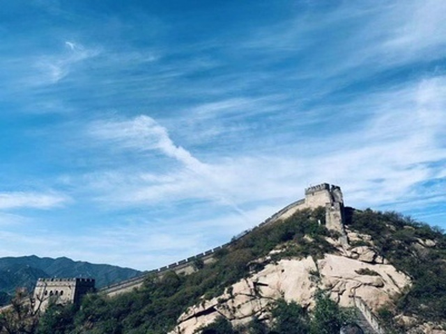 "景色特别迷人，很值得一去，而且这个季节过去，还有不一样的感觉。导游很专业，讲解得特别详细，而且很幽默_北京大学"的评论图片