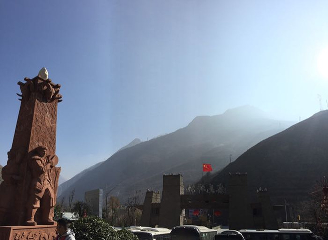 "导游郑姐人非常好，一路给我们介绍西藏、成都的有关人文地理，让我大开眼界_古尔沟华美达酒店温泉"的评论图片