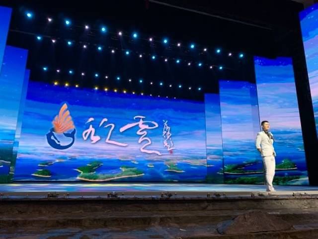 《水之灵》水舞台演出