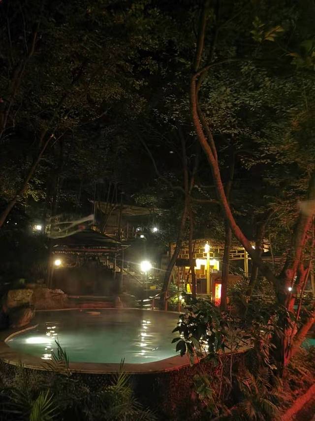 峨眉红珠山温泉图片