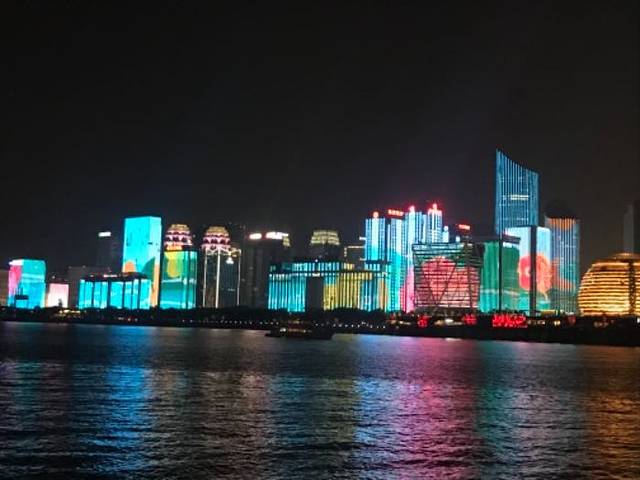 钱塘江夜游