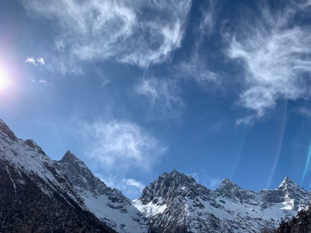 "今天十二月七号，天气很好。风景也很不错，..._毕棚沟滑雪场"的评论图片