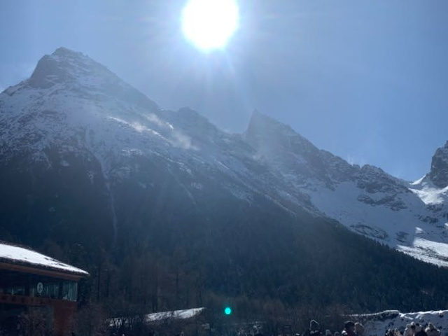 "司机师傅车技也非常棒，景区内景色优美_毕棚沟滑雪场"的评论图片