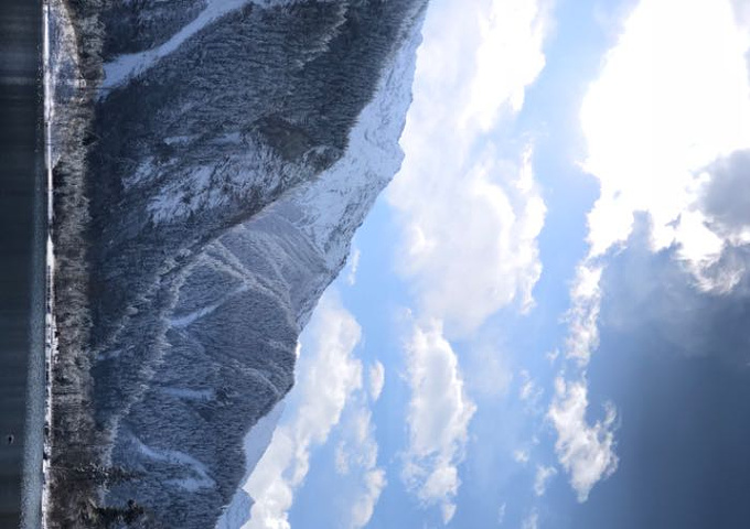 "太阳出来很好，小石导游很棒，司机很稳。_毕棚沟滑雪场"的评论图片