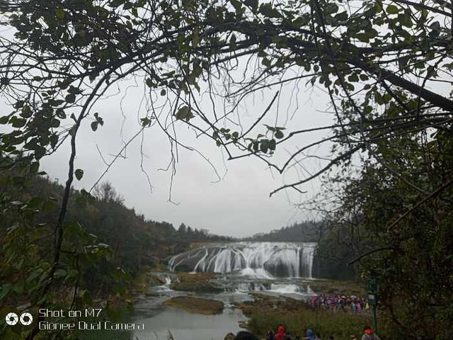 "导游小代很热心，一早很辛苦带着大家游玩黄果树瀑布景区。旅游团正规无购物项目_黄果树风景名胜区"的评论图片