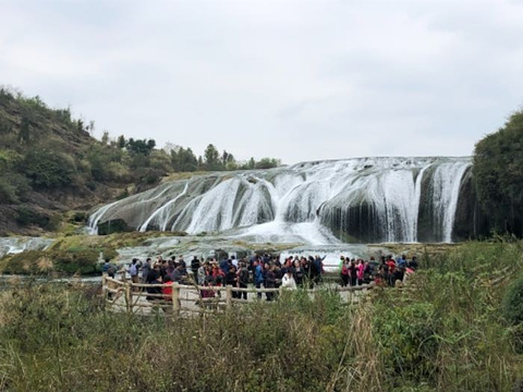 银链坠潭瀑布旅游景点攻略图