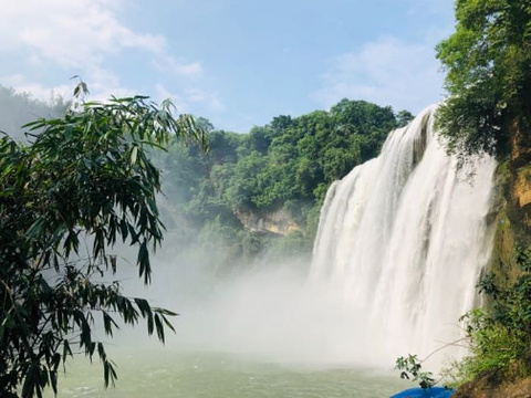 银链坠潭瀑布旅游景点攻略图