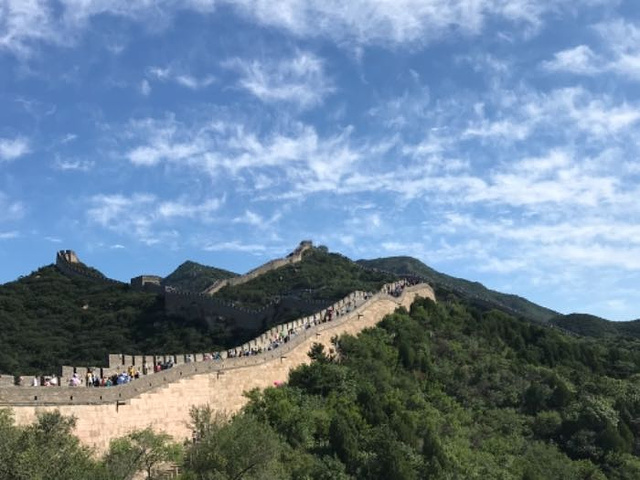 "...们注意这留心那，景点介绍也不含糊，五星好评哈👍来北京旅游参团的盆友们，导游首选咱“老妹儿”哈_八达岭长城"的评论图片