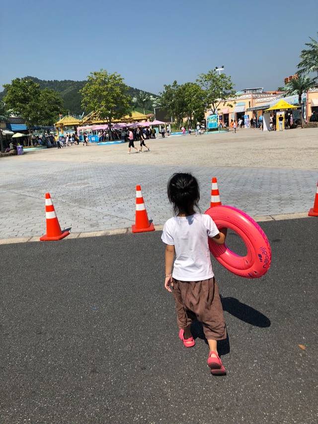 安吉欢乐风暴水上乐园