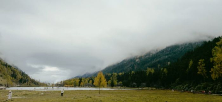 "号称东方小瑞士的毕棚沟，景色特别美！央导服务很好，全程陪伴。运气好天气不错没有下雨，一路都看到了雾凇_毕棚沟"的评论图片