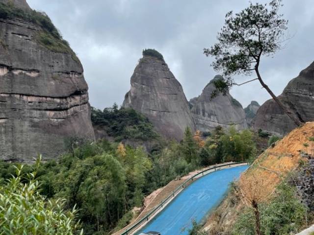 桂林丹霞八角寨景区