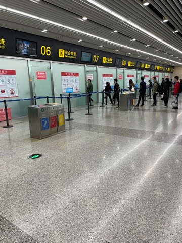 "...很多次耽搁点时间，机场贵宾室没去，乘坐的是某航的头等舱，整体对江北机场的印象还算很好，服务到位_江北国际机场"的评论图片