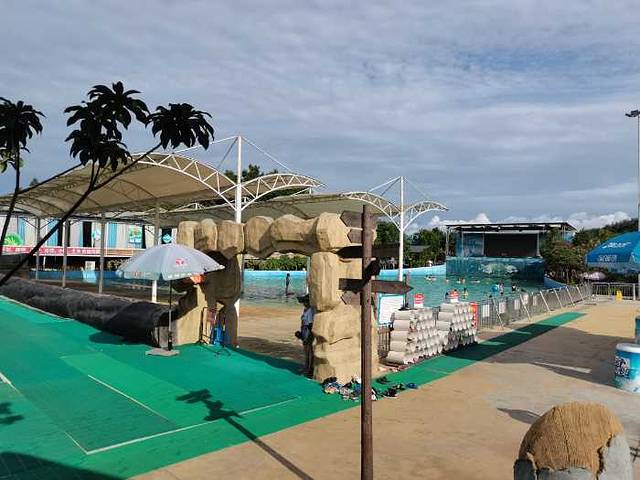 加勒比海水上乐园