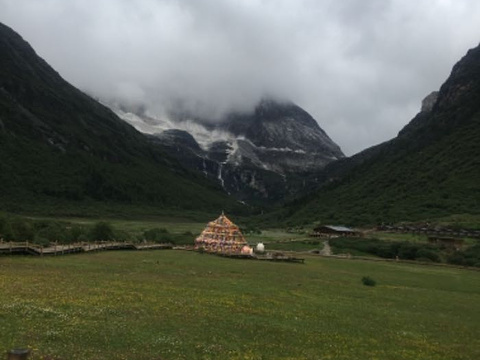 红草地旅游景点图片