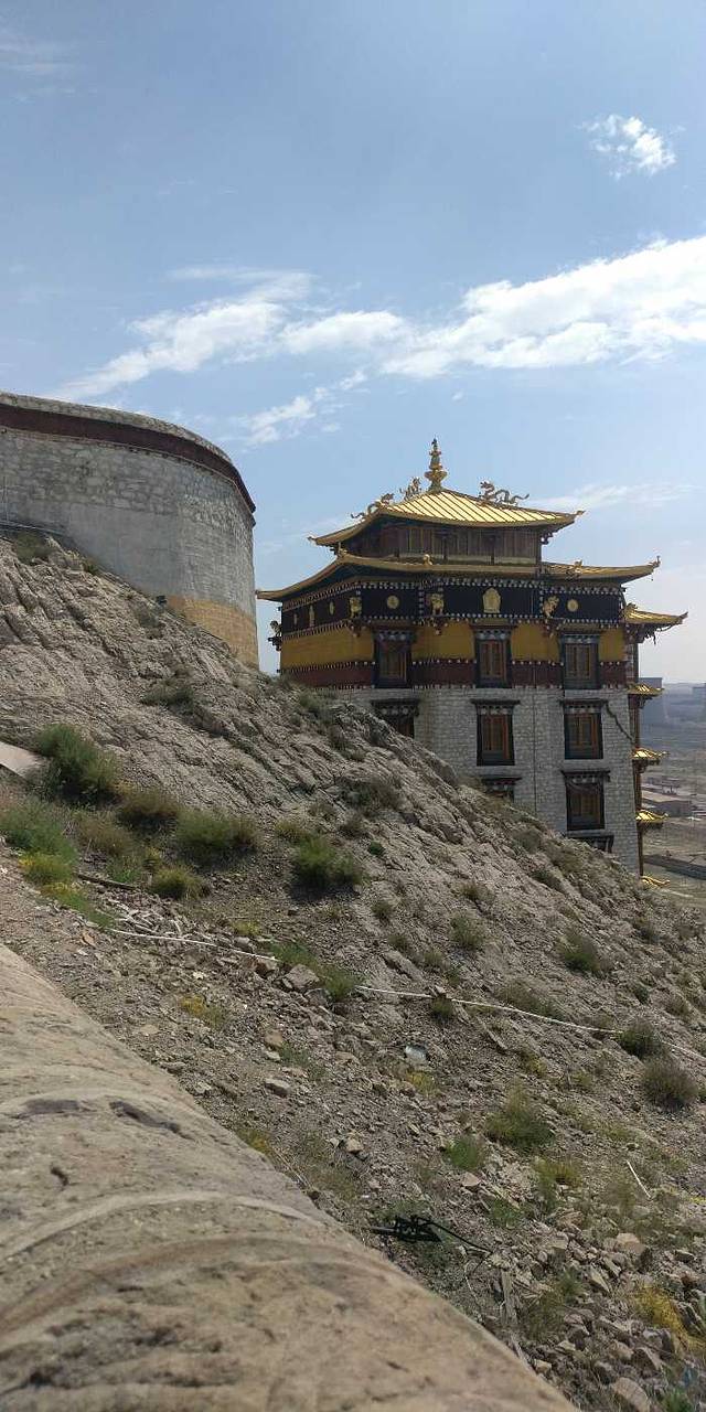 满巴拉僧庙旅游景区