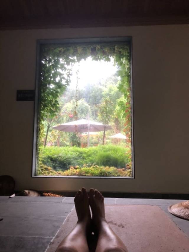 腾冲洞山温泉村