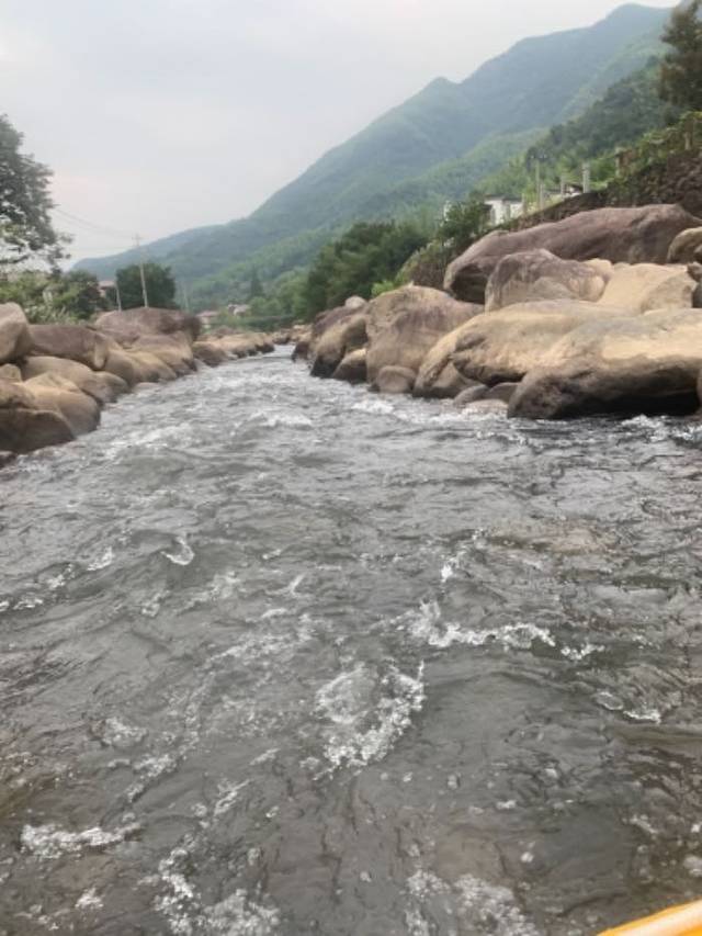 浙北峡谷漂流