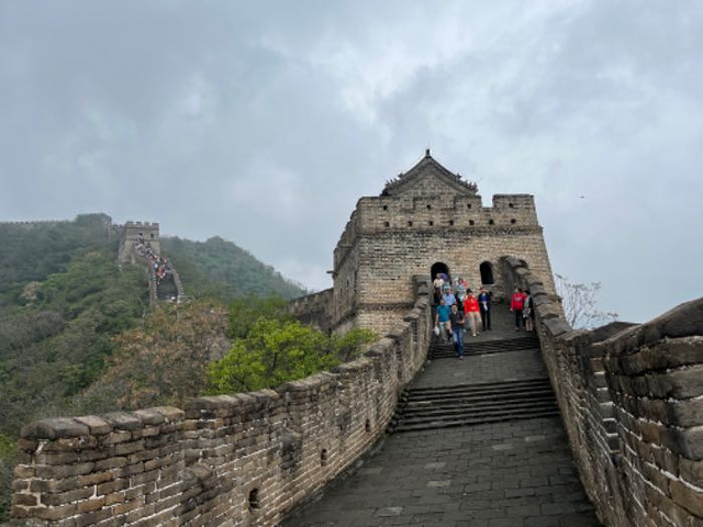 "一早坐赞巴士出发，到景区不排队，国庆出行也能错峰。到景区馅老满用餐85折优惠，实惠_慕田峪长城"的评论图片