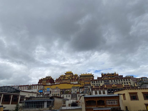 噶丹松赞林寺旅游景点图片