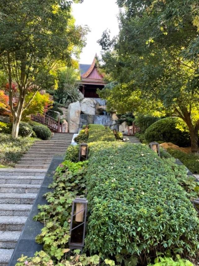 七彩云南古滇温泉山庄