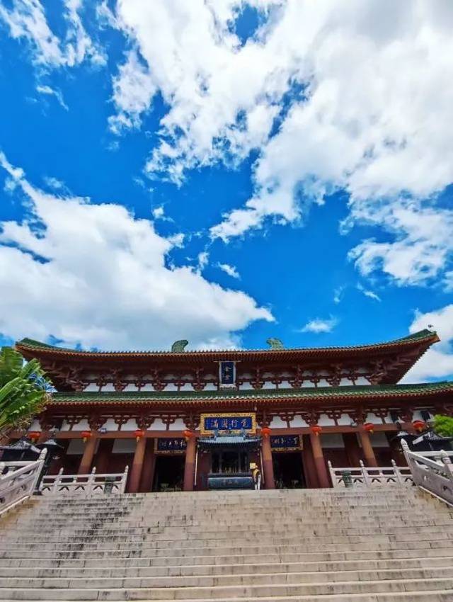 呀诺达热带雨林