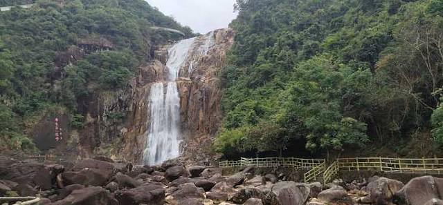龙归寨瀑布