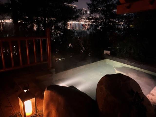 七彩云南古滇温泉山庄