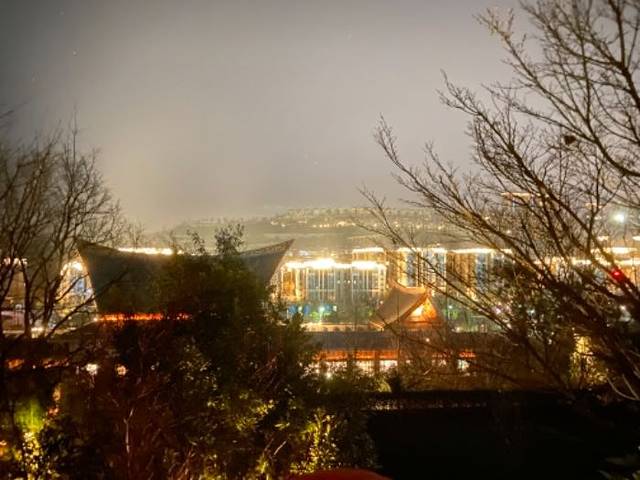 七彩云南古滇温泉山庄