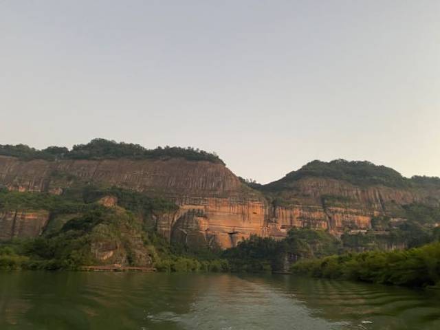 丹霞山水上丹霞