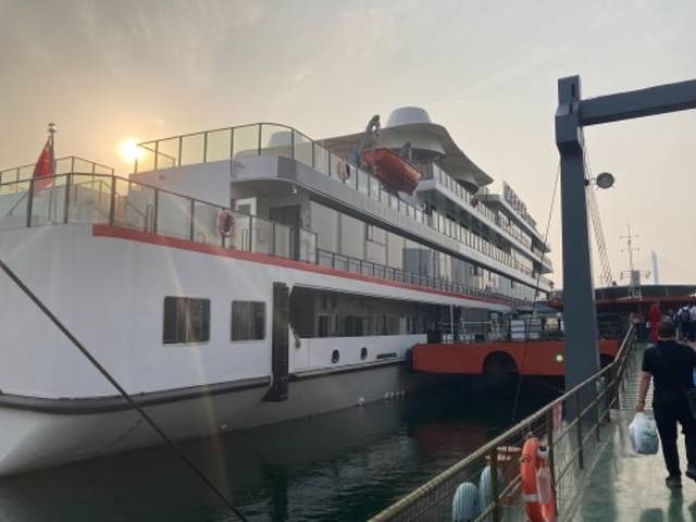 交运两坝一峡游船